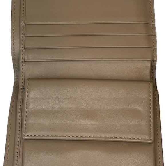 Fendi F Beige Leather Bi-Fold Wallet with Gold Logo. 31/2 X 41/2 - Picture 16 of 16